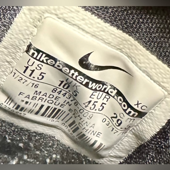 NIKE ZOOM LEBRON SOLDIER 10
TITLE TRADITION - Picture 14 of 14